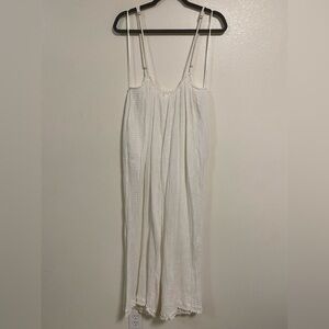 By Anthropologists Women’s Size Medium White Gauzy Pull on Wide leg Jumpsuit